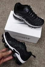 Load image into Gallery viewer, Shoes