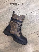 Load image into Gallery viewer, Shoes