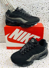 Load image into Gallery viewer, Shoes