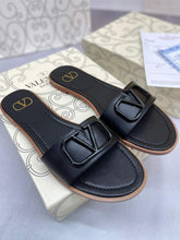 Load image into Gallery viewer, Slipper