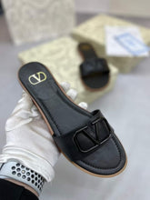 Load image into Gallery viewer, Slipper
