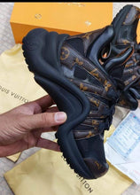 Load image into Gallery viewer, Shoes