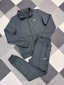 Tracksksuit