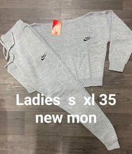 Load image into Gallery viewer, Tracksuit