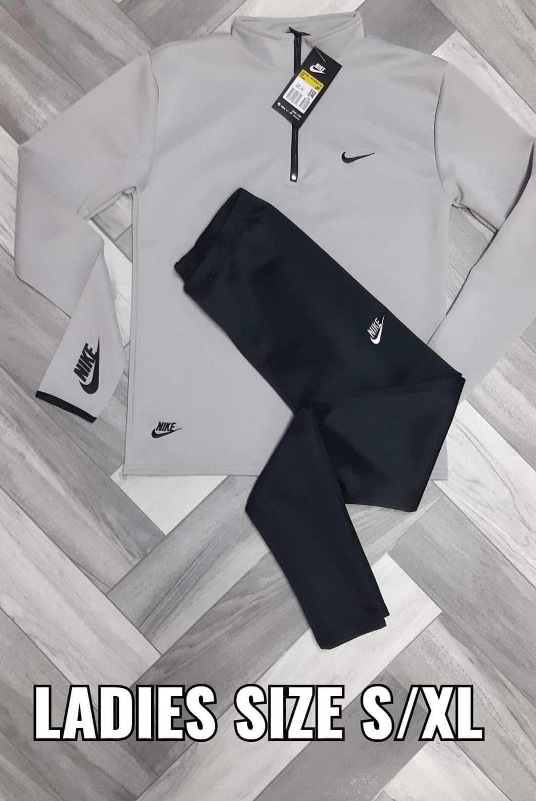 Ladies tracksuit
