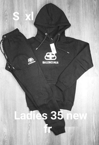 Ladies tracksuit