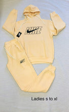 Load image into Gallery viewer, Tracksuit