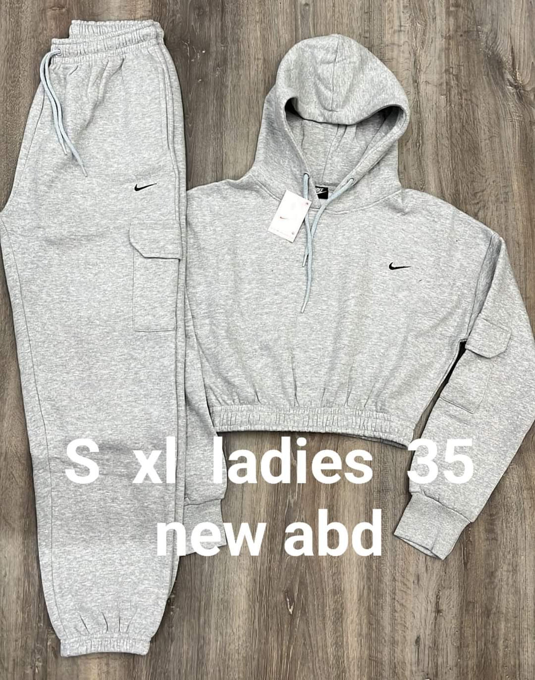 Ladies tracksuit