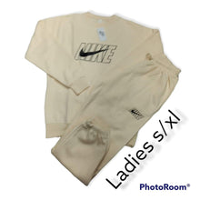 Load image into Gallery viewer, Ladies tracksuit
