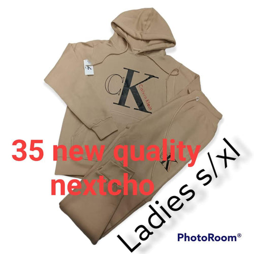 Ladies tracksuit