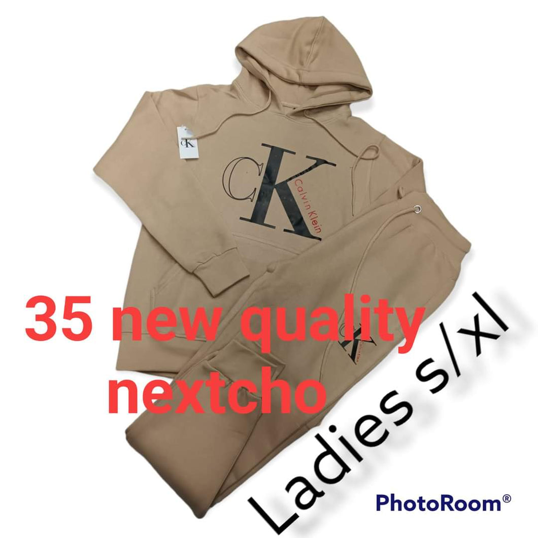 Ladies tracksuit