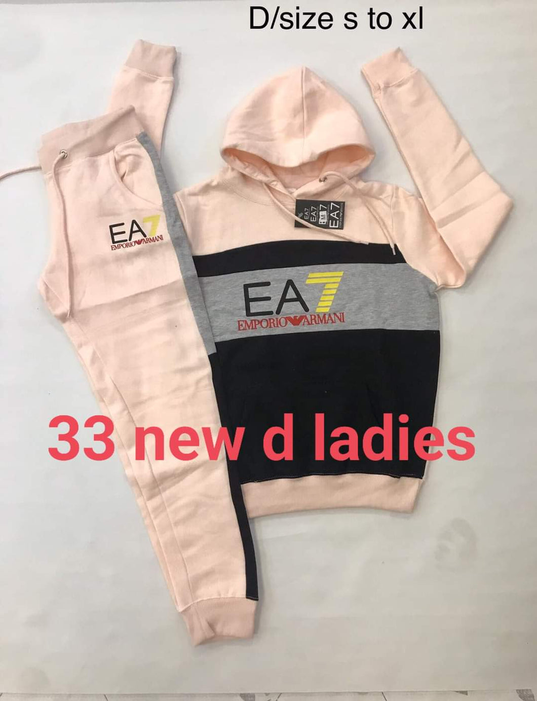 Ladies tracksuit