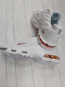 Tn white